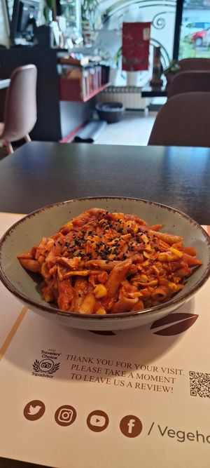 Whole grain pasta with smoked tofu at Vegehop in Zagreb