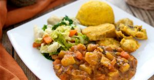 Daily menu
Tofu stew
Aromatic polenta
Steamed vegetables
Dandelion tempura at Vegehop in Zagreb