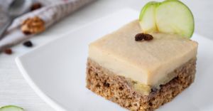 Apple cake at Vegehop in Zagreb