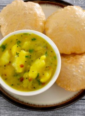 Poori w/potato masala at Simon's in Kampot