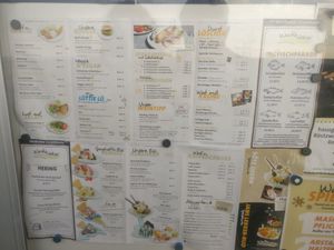 Vegan dishes are marked on the card at Wattkieker in Wittmund