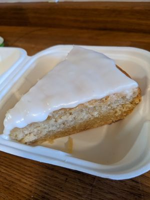 Vegan lemon cake to take away at Deli Ecosse in Callander