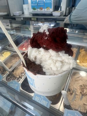 Mora, mandorla e gianduia   at Bar Gelateria Duomo in L Aquila