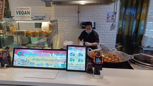  at Phon Tri Chamlong - The Mall Bangkapi in Bangkok