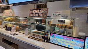  at Phon Tri Chamlong - The Mall Bangkapi in Bangkok