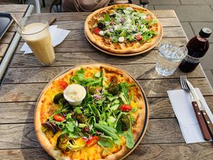 pizza lilla sverige (the pizza at the top is the non vegan version) at Elsas Lilla Krog in Karlskrona
