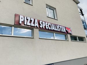 outside at Pizza Specialisten Lyckeby in Karlskrona