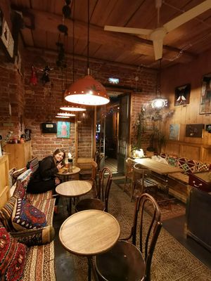 Волшебное место сразу в двух местах: в Казани и в городе-град Свияжск. Благодаря happycow мы с мужем узн at Pesky in Kazan