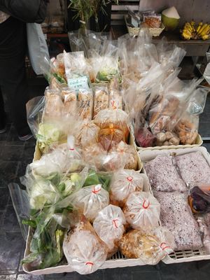 Take away at Bamboo Garden Healthy Vegetarian Foods - บ้านสวนไผ่สุขภาพ อาหารมังสวิรัติ in Bangkok