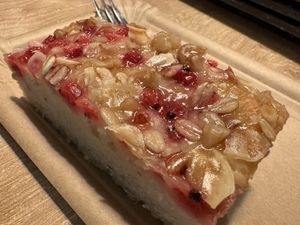 cake  at Dean & David - Hauptbahnhof in Dusseldorf