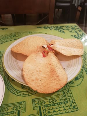 Lentil crackers at Shanti - 산띠 in Seoul