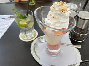 Vegan ice cream bowl and lemonade at Cafe Einstein in Ulm