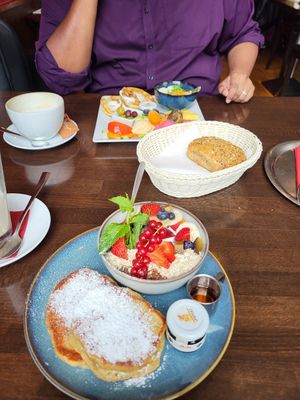 Shangri La und Shakshuka at Cafe Einstein in Ulm