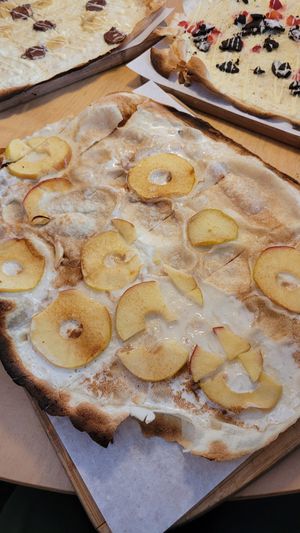 Veganer Apfel Flammkuchen at Pier 58 in Heilbronn