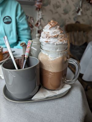 Deluxe hot chocolate at Teacup Tearoom in Mevagissey