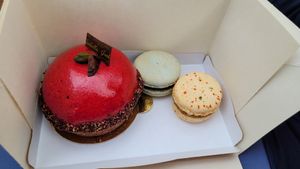 Unsere Ausbeute at Isabella Glutenfreie Patisserie - Kö Galerie in Dusseldorf