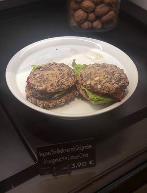 Organic roll with grilled vegetables and peanut cream at Isabella Glutenfreie Patisserie - Kö Galerie in Dusseldorf