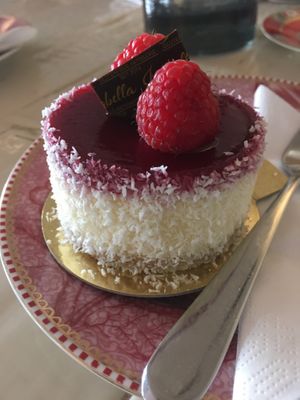 White chocolate cheesecake (not vegan) at Isabella Glutenfreie Patisserie - Oberkassel in Dusseldorf