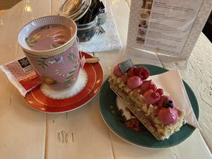 Vegan Wild Berry Sweetie and Tea  at Isabella Glutenfreie Patisserie - Oberkassel in Dusseldorf