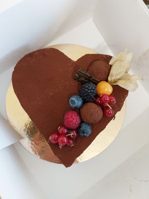 Veganer Dark Chocolate Truffle Cake at Isabella Glutenfreie Patisserie - Oberkassel in Dusseldorf