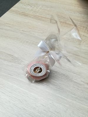 Strawberry macaron at Isabella Glutenfreie Patisserie in Hamburg