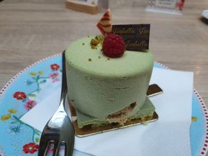 Pistacchio cake at Isabella Glutenfreie Patisserie in Hamburg