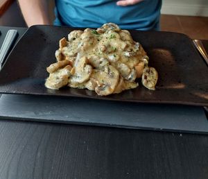 Garlic mushrooms at Y Sgwar in Porthmadog