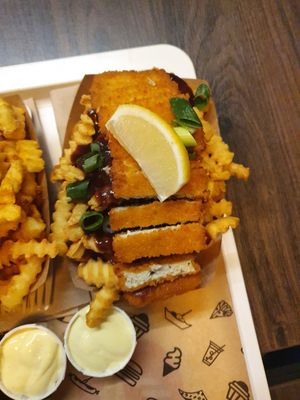 Vish and Chips at VINCENT - East Side Mall in Berlin