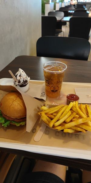  at VINCENT - East Side Mall in Berlin