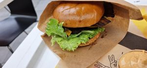 The double cheezeburger with bacon at VINCENT - East Side Mall in Berlin