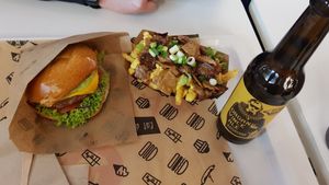 Cheese burger and doner cheesy chips at VINCENT - East Side Mall in Berlin