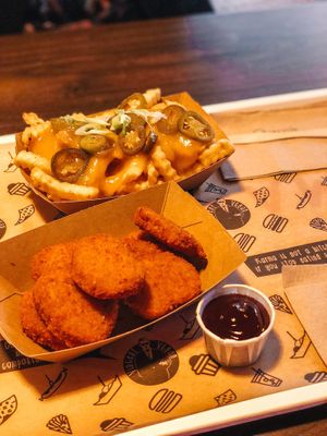 Chili cheese fries and nuggets at VINCENT - East Side Mall in Berlin