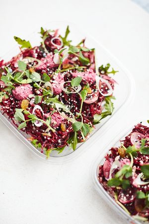 Margaux Salad
Raw Beetroot & Fennel
Purple & Golden Beetroot / Fennel / Golden Raisins / Sunflower Seeds / Beetroot Hummus / Alfalfa Sprouts / Peashoots / Sesame Seeds / Radish / Vinaigrette / Rapeseed Oil / Sea Salt at alfs in London