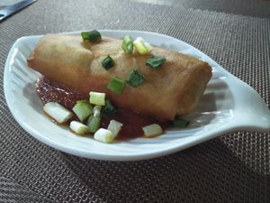 Spring roll free appetiser at The Pleasure Principle in Moalboal