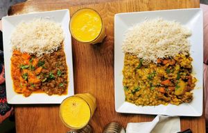 Vegan main dish and vegan mango Lassi at Singh in Paris