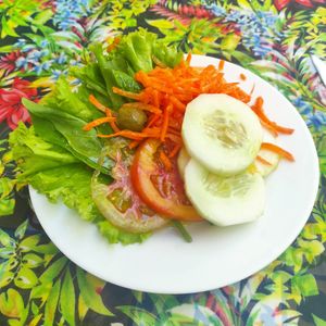 Salada de Acompanhamento at Papoula in Cairu