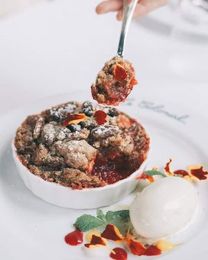 cobbler and sorbet at Le Colonial Houston in Houston