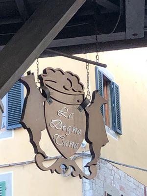 Sign  at La Degna Tana in Pistoia