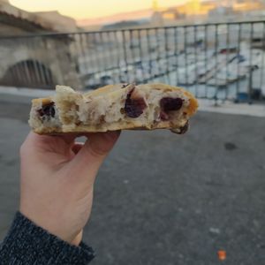 Fougasse aux olives, probablement Kalamatas ? 3€20 chez Dame Farine at Dame Farine in Marseille