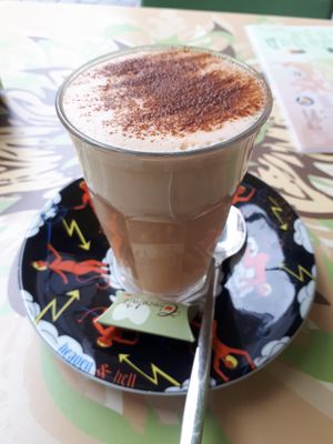 Chai latte with oat milk 3.60€ at Bagels & Beans in Roermond