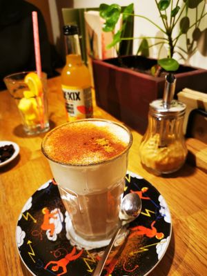 Chai latte with oat milk at Bagels & Beans in Roermond