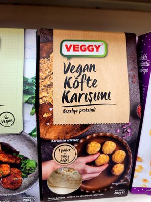 Vegan köfte at Salı Pazarı in Istanbul