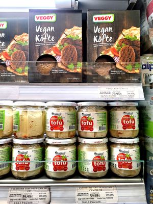 Tofu and köfte at Salı Pazarı in Istanbul