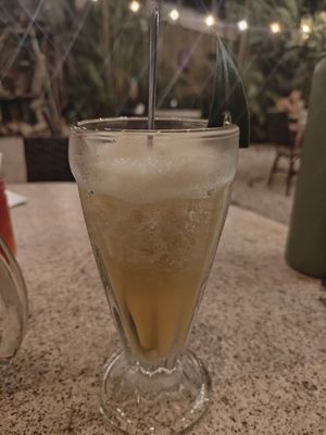Ginger Lemonade at Sano Banano in Montezuma