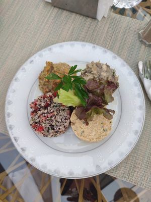 Sharing plate   at Koulchi Zine in Marrakech