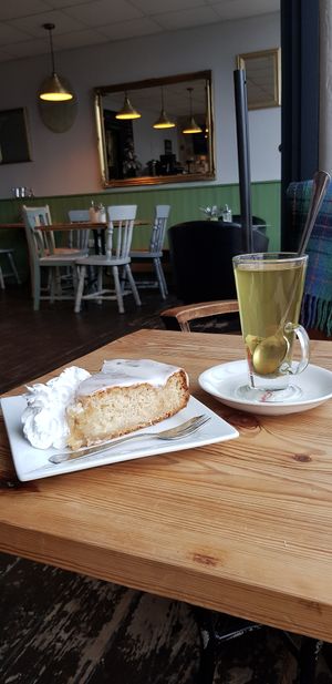 Vegan cake at Caffè No 3 @ Home in Durham