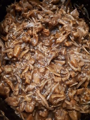 Jackfruit pulled "pork" toppjng for the vegan fully  loaded burger at Caffè No 3 @ Home in Durham