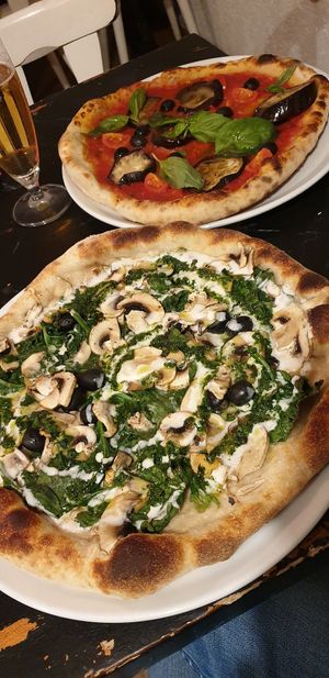 Vegane Pizzen at Sotto in Berlin