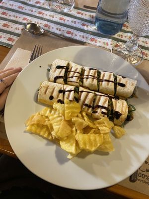 Crepes e pedi batata para acompanhar  at Origens in Alcobaca