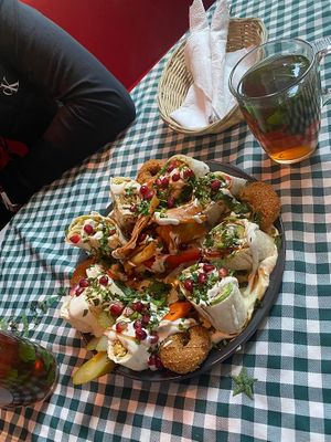 Fallafel rollsssss 🔥😻  at Vegan Food Revolution in Cologne